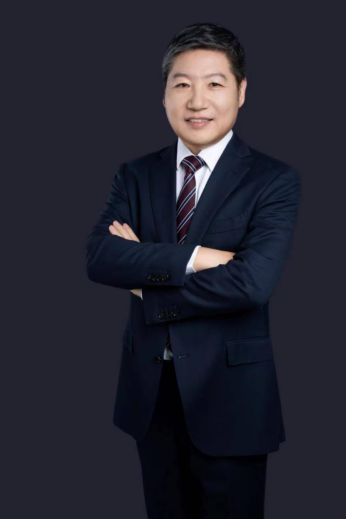 肖劲松教授(通讯员供图)那么,如何调节这种不良情绪呢?