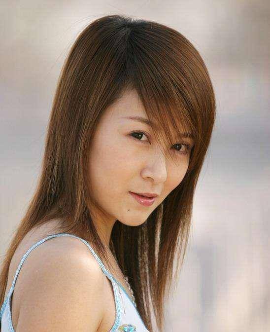 但是这次转型却是并没有激起任何的水花,于是从那一年开始高榕也正式