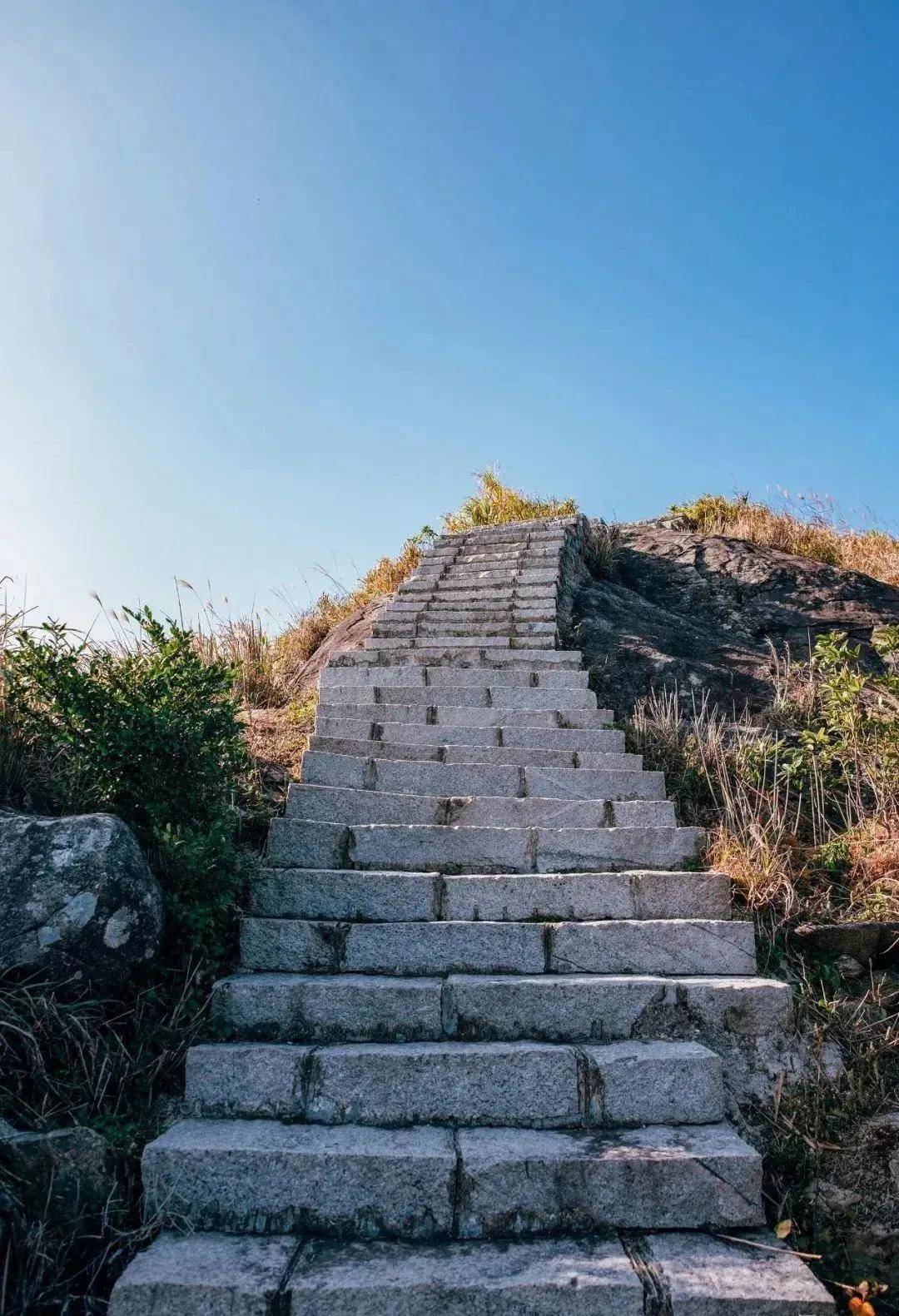 深圳梅沙尖每周六/周日出发打卡360°全景绝美天梯