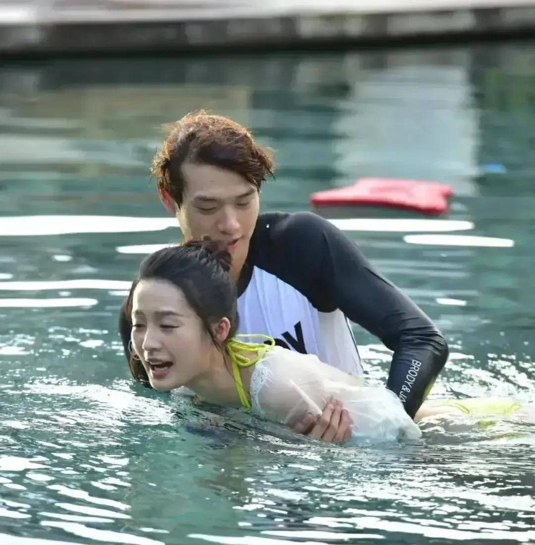 魏大勋:调戏李沁,嫩草喂老牛,娱乐圈版"捞男"?