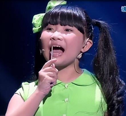 一句话挽回张信哲颜面,救场清华教授获观众称赞_比赛_女孩_小男孩