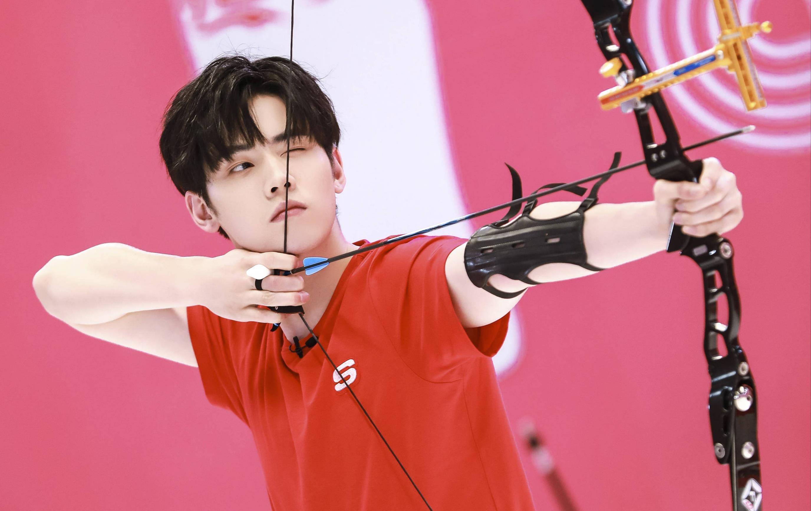 任豪夏之光的处罚结果:30天停止新增签约,60天停止一切活动_组合_恋情