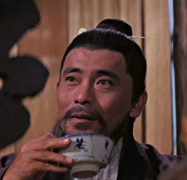 89岁老戏骨谷峰,出道50年没演过主角,甚至都没留下自己的名字_演技