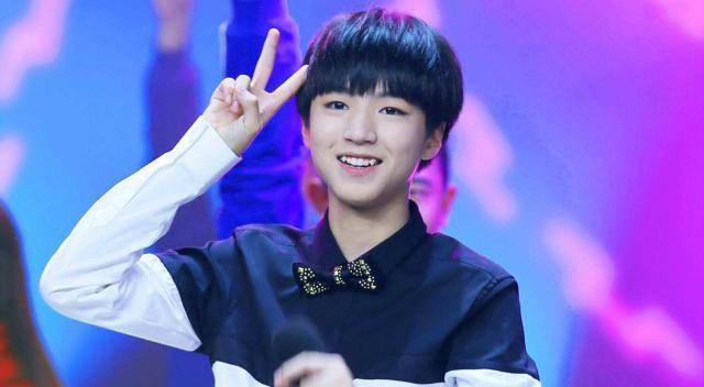 《中餐厅》里王俊凯的高情商,都是被虐出来的!_时候_宅桃_网友会