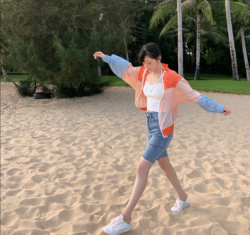 李小璐闺蜜开出镜被问李小璐母女现状,丝毫不回避,是亲闺蜜吗?