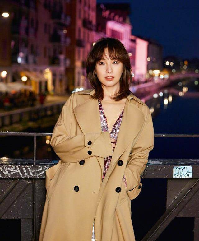 "气质飙升"的吴昕,让人很想知道,她衣品为什么越来越高级精致_年纪