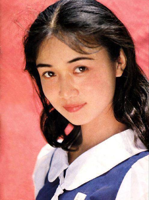 八十年代热门青春片《女大学生宿舍》,那时的校花是罗燕这个模样_生活