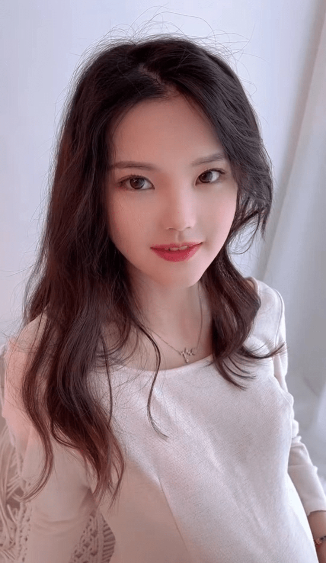 歌手李明霖晒孕妻擦边视频,网友指责他不尊重妻子,他反怒怼网友_评论