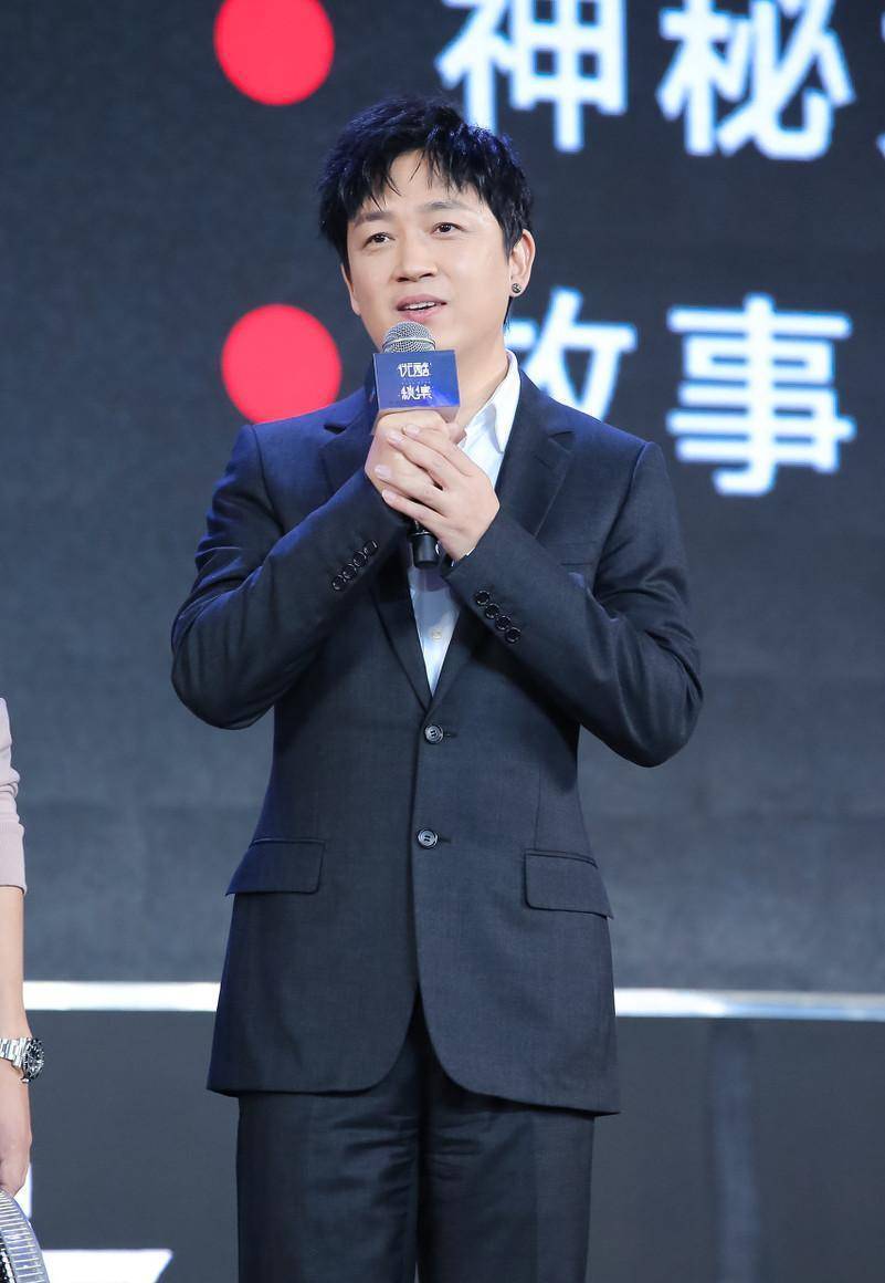 演技超张一山,却在当红遭妻子董洁"背叛",潘粤明现状如何?