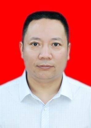 苏永奎,男,1968年生,民革党员,四川省广元市朝天中学教师,广元名师