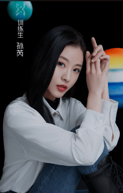 孙芮其实在参加《青你2》之前就已经出道,鞠婧祎是她的队友,都在snh48