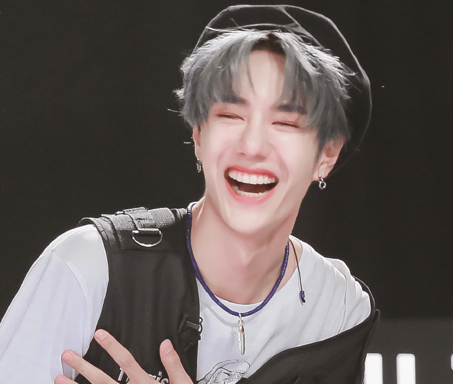 王一博瞎起哄,追着女生不放惨被揍,险些找经纪人_王萌黎_时候_花絮