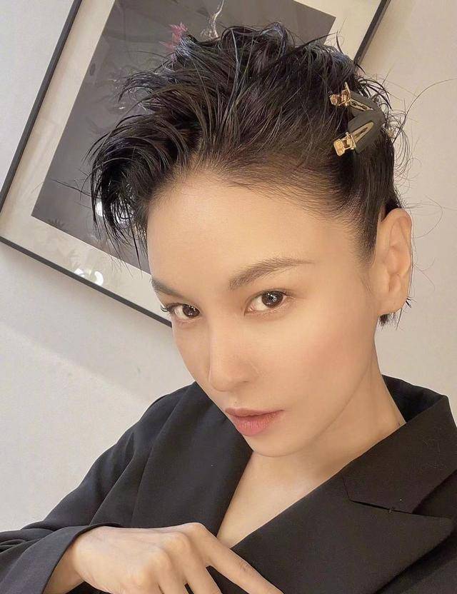 张蓝心怼网友,以为是骂于晓光,回应:他还用得着我骂吗_初恋_意思_男友