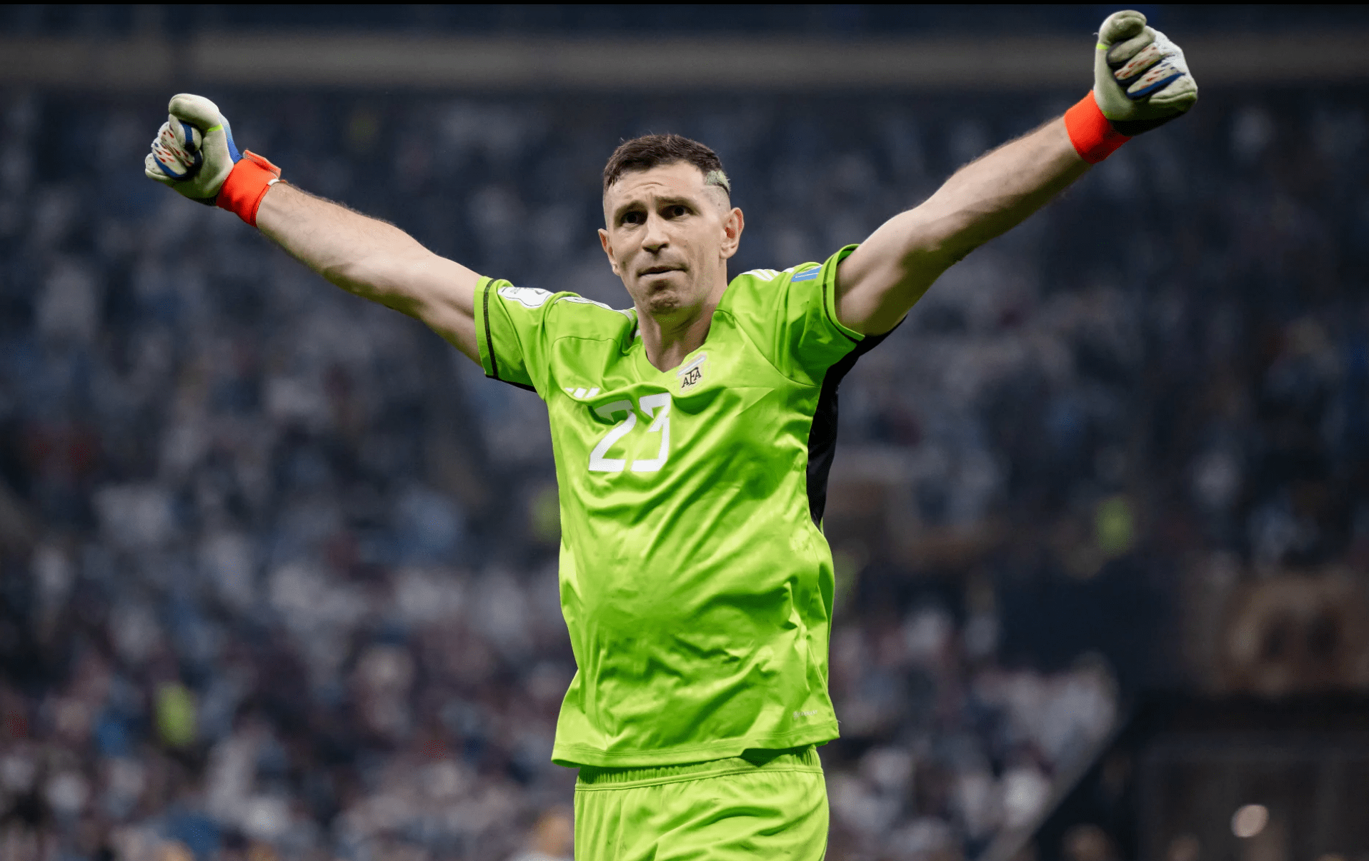 埃米利亚诺·马丁内斯准备在世界杯回归后与阿斯顿维拉会谈_阿根廷