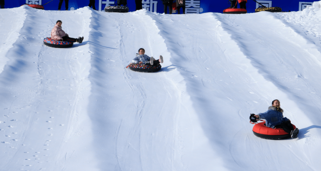 近万平米!凤凰岭冰雪乐园欢乐来袭