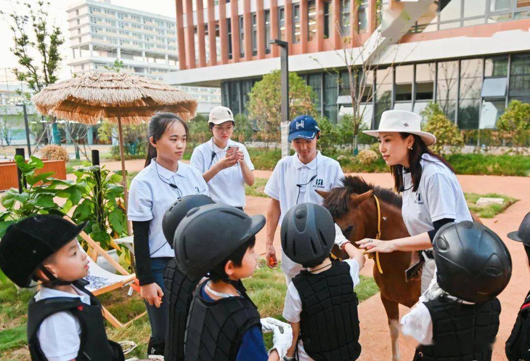 圖片來源:武漢愛莎國際學校在馬背上體驗