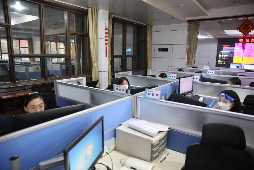 这是一条永不打烊的热线_工作_同事_话务员