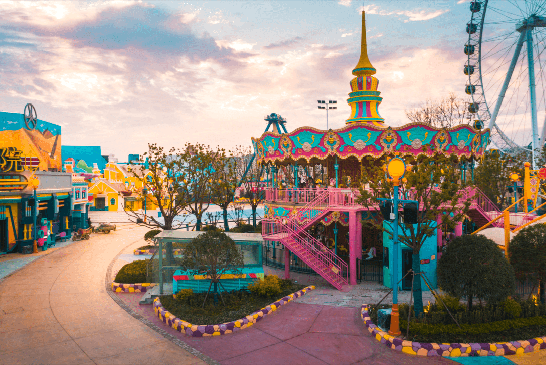 还有建面约5000m05社区型商业欢乐大街,约300米烟火气聚场,百沃优鲜