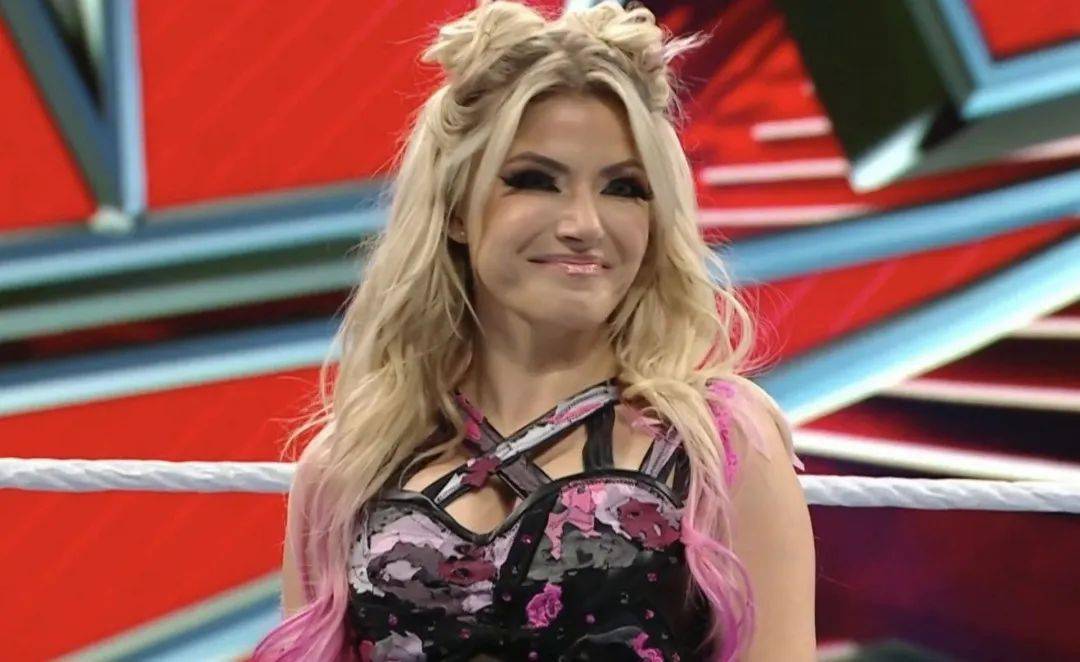 大布在内的数位wwe超级巨星的合同将于今年到期!