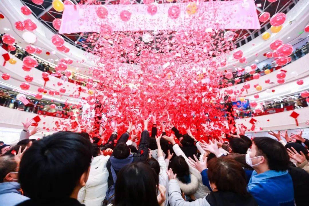 图集:跨年夜,郑州各大商场人气爆棚_广场_中原_视频