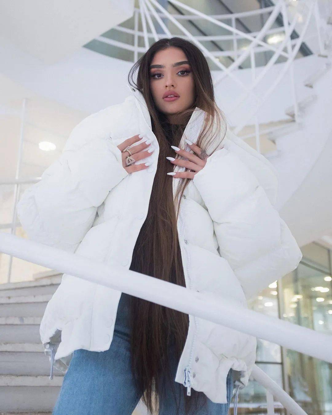 【纬度花边】|俄罗斯詹娜!毛妹的狂野性感_公众_ins_账号