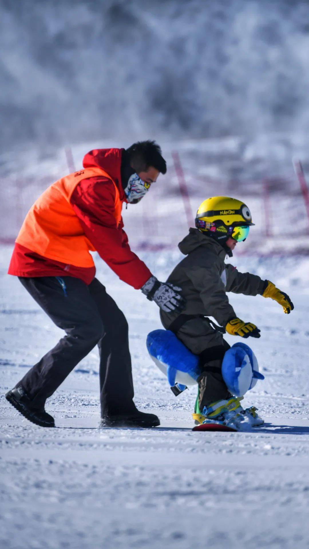 青州驼山滑雪场教练图片