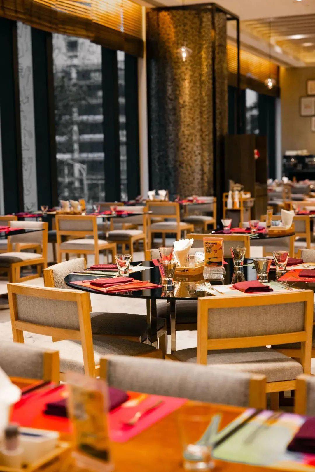 【广州w酒店·标帜自助餐厅】￥468秒2大2小平日自助午餐 年糕套餐!