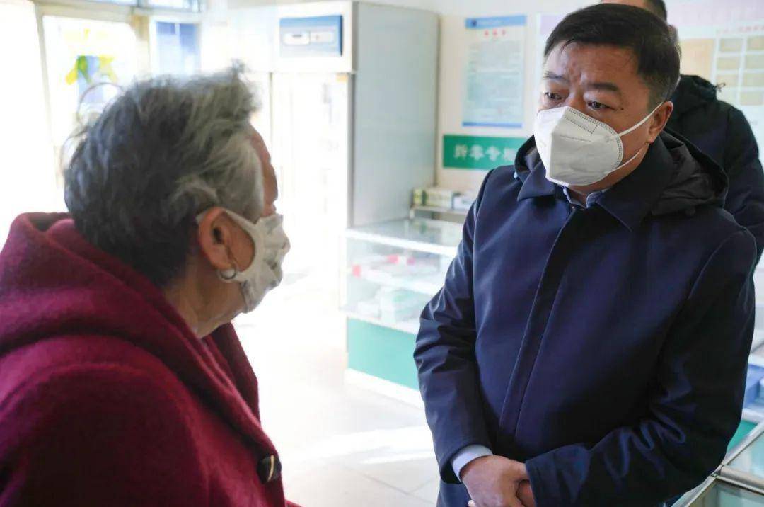 张龙督导检查农村疫情防控工作_服务_群众_药品