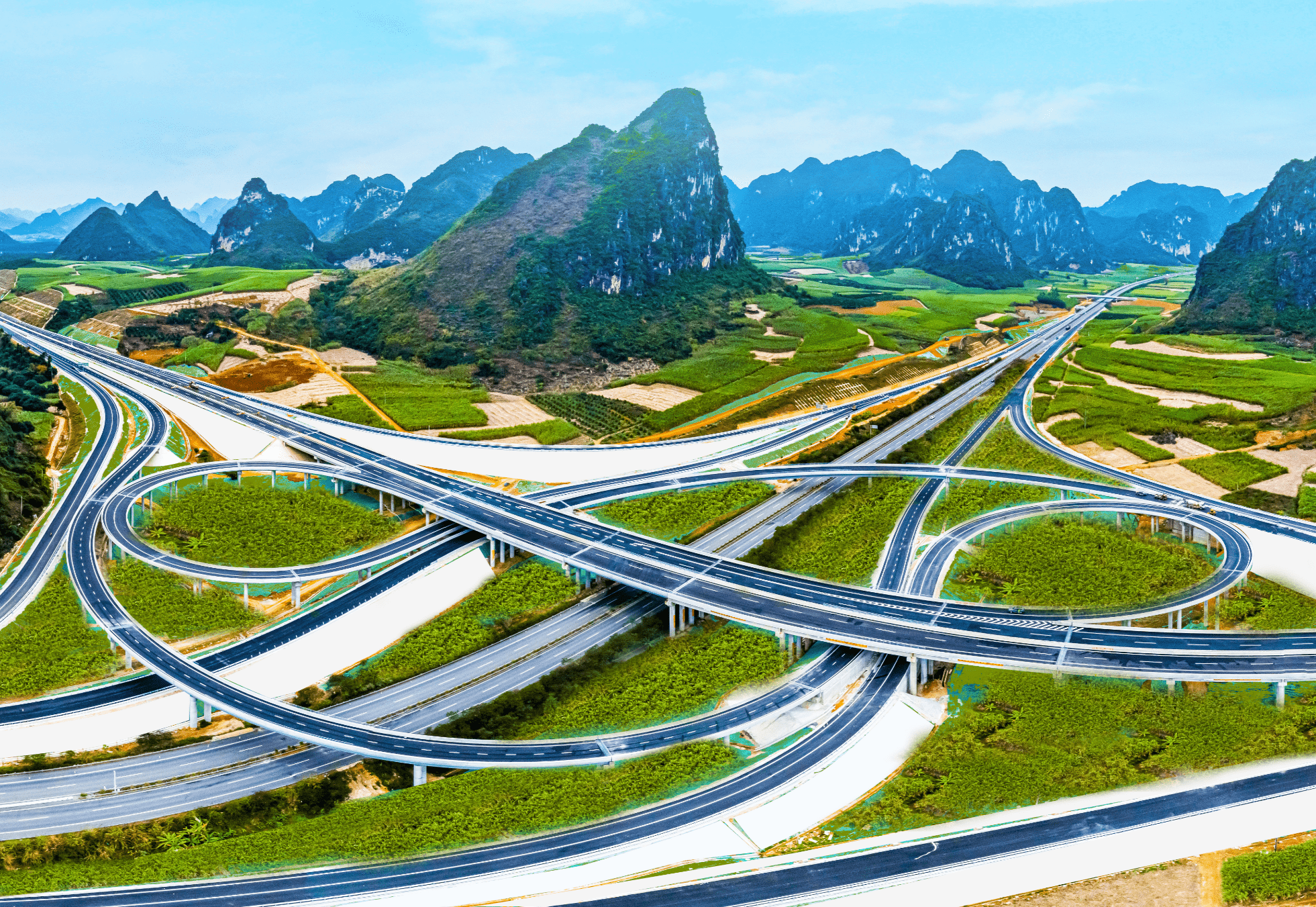巴凭高速是广西壮族自治区统筹推进的重大项目之一,分为巴马至田东段