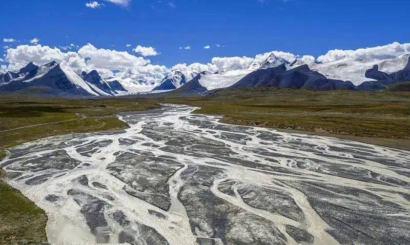 三江源国家公园 长江源头雪域间 生生不息万条河