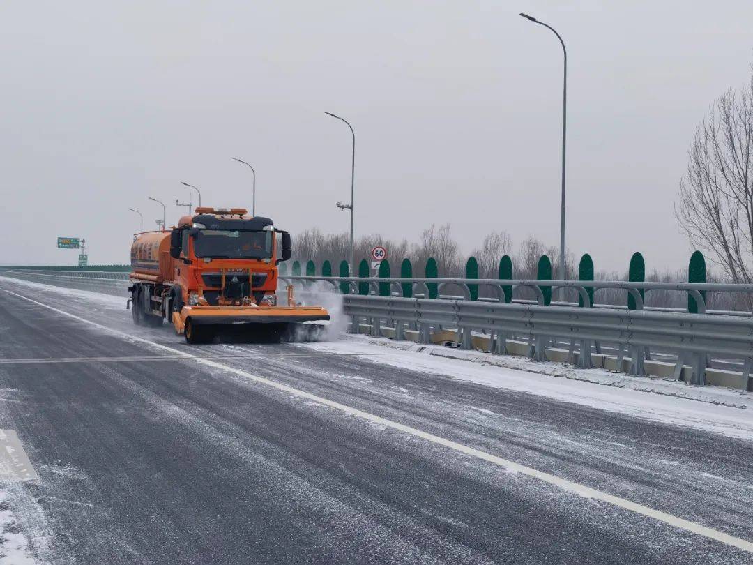 您那下雪了么？北京多区发道路结冰预警，明晚可能近期最堵
