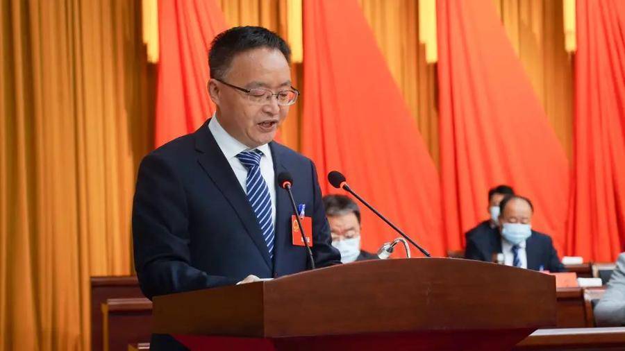 泰山区十八届人大二次会议隆重开幕_建设_攻坚_周鹏飞