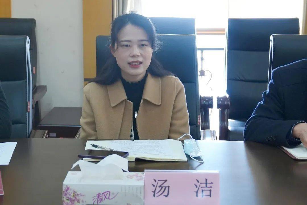 初心如磐 薪火相传—临浦镇召开机关干部集体荣退