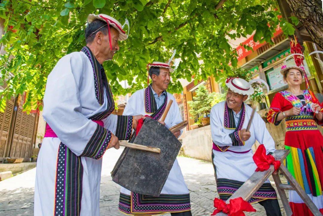 【人文纪实】津门网苏健:花之俏——白马藏族的民族服饰一瞥_文化