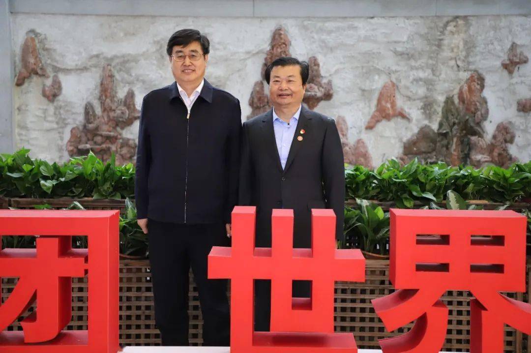 新华社党组成员,秘书长景如月一行到广药集团神农草堂调研_中医药博物