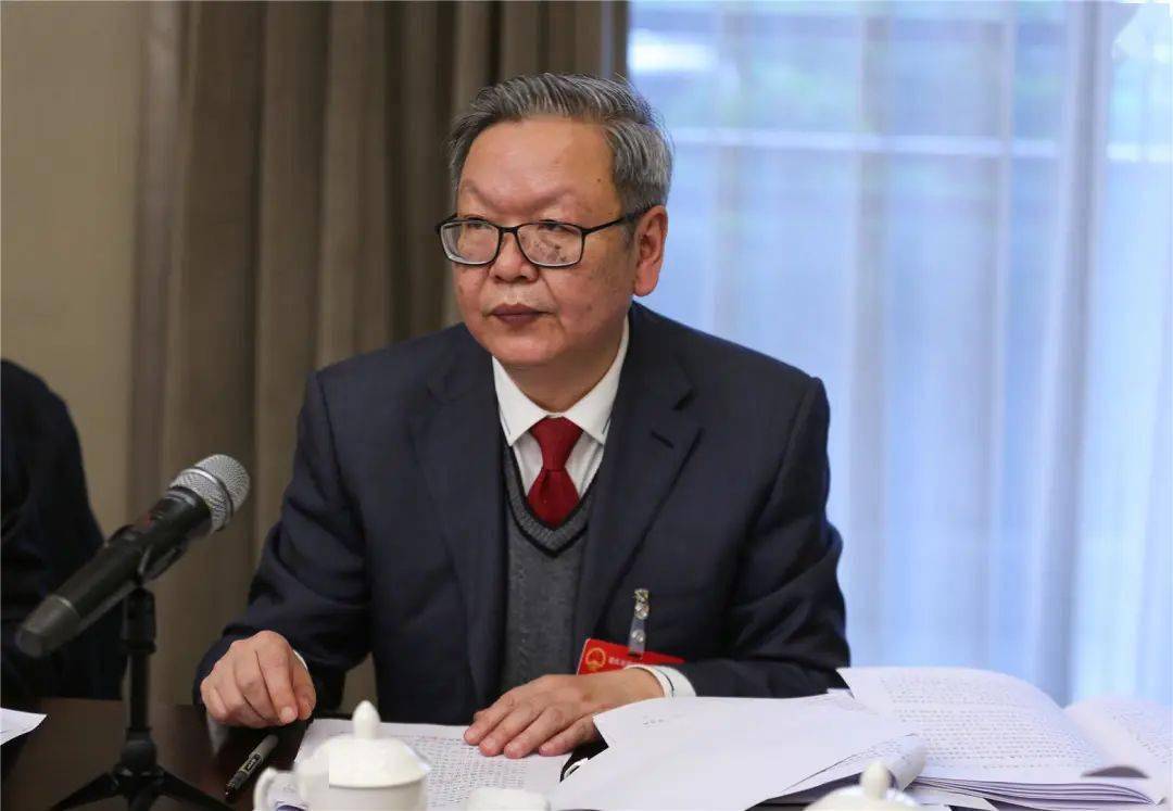 区人大常委会党组书记,主任刘永全刘永全说,报告政治站位高,贯彻了党