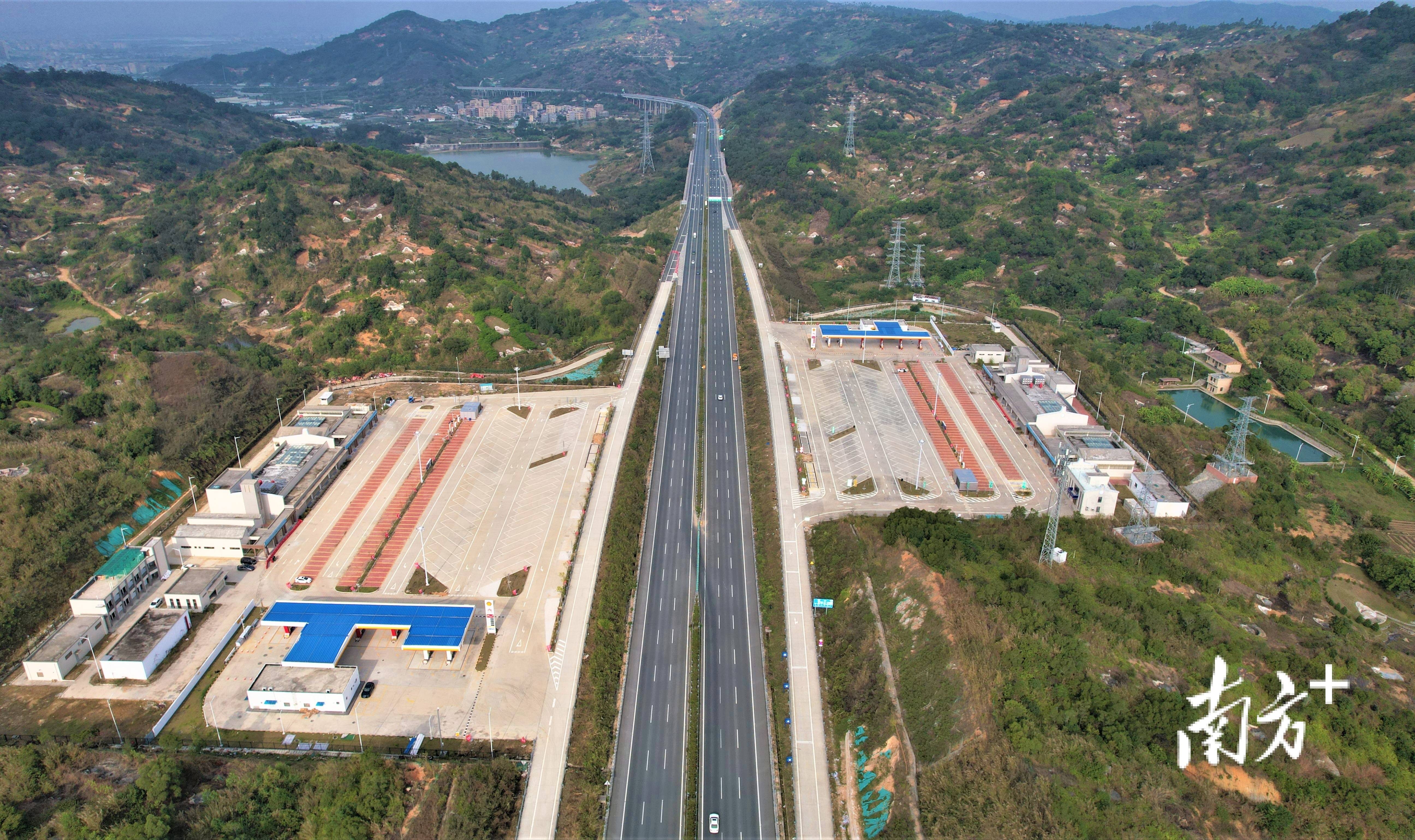 即日起汕湛高速公路和平服务区正式开通运营
