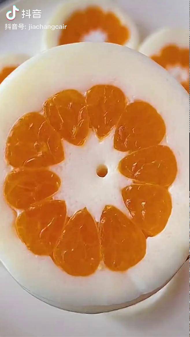 冰糖橘子在家给孩子做橘子奶冻,有颜又营养,快给家人安排起来吧