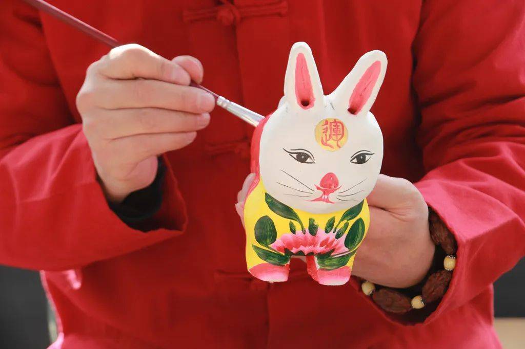 传承400多年老手艺,高密聂家庄泥塑萌兔迎新春_作品_造型_主题