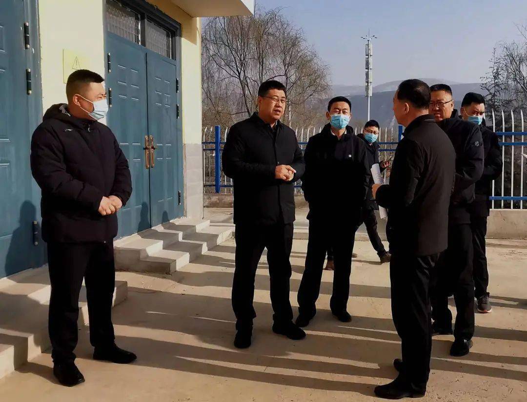 1月19日,县委常委,副县长赵百祥,县委常委,城关镇党委书记王想成带领