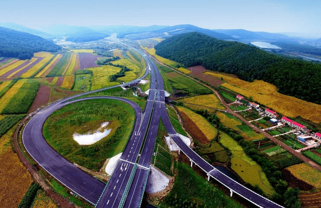 鹤大高速风景图片