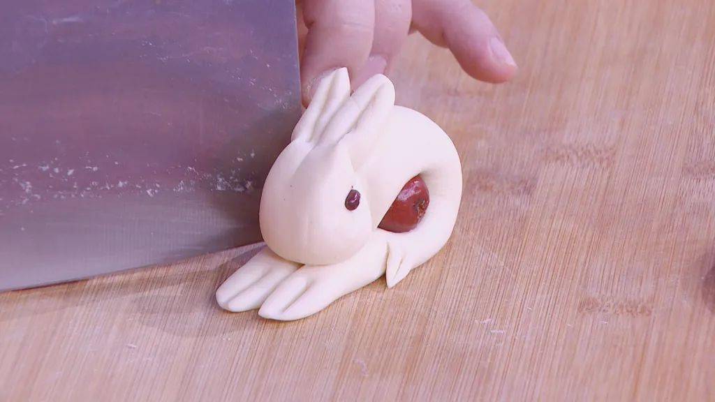 大厨刘军和范玖炘把大家最喜欢的几道菜肴,进一步进行了改良,不仅色