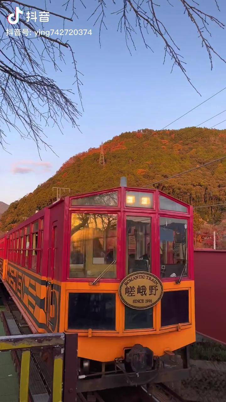 來京都一定不要錯過的嵐山小火車!