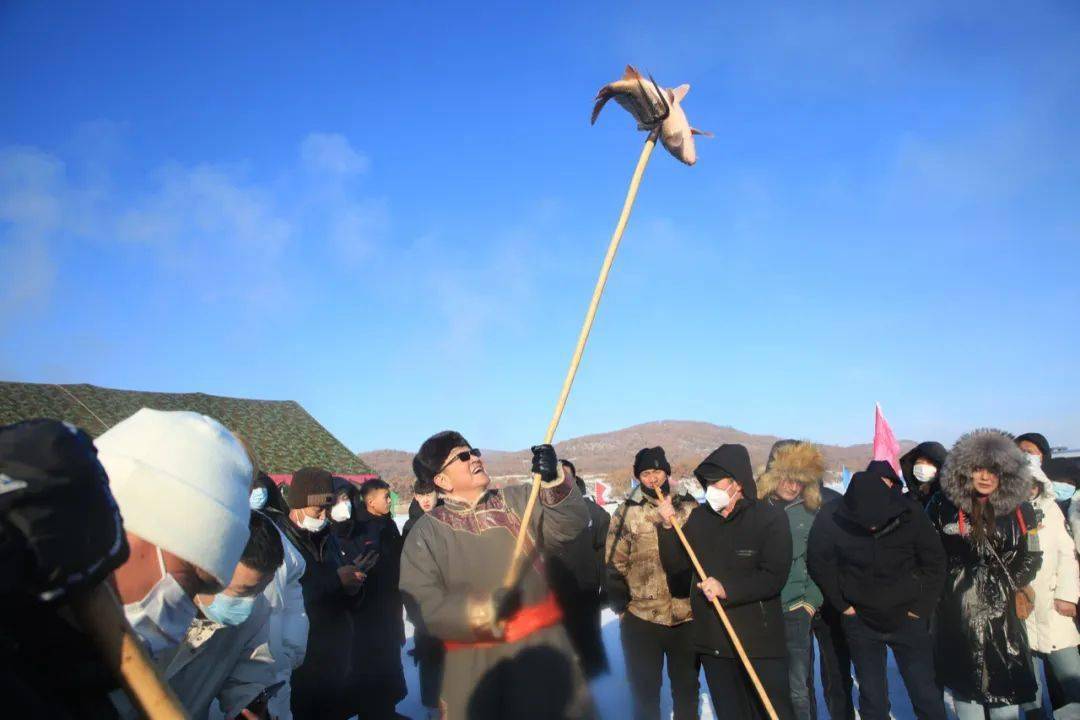 為進一步豐富冰雪旅遊產品,推動冰旅遊熱持續升溫,蒼狼白鹿冰雪運動