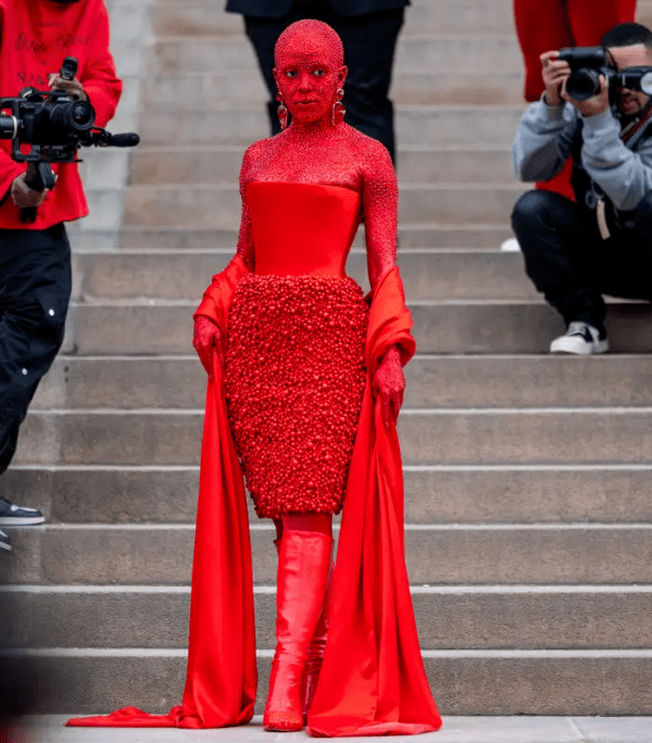 图源:推特pat mcgrath豆荚猫(doja cat)2022年出的专辑"planet her"是