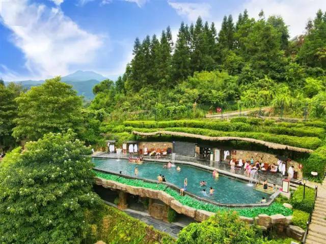 连南·千户苗寨 湖南·云冰山赏云海 贺州·泡5a氧吧温泉三省三城环游