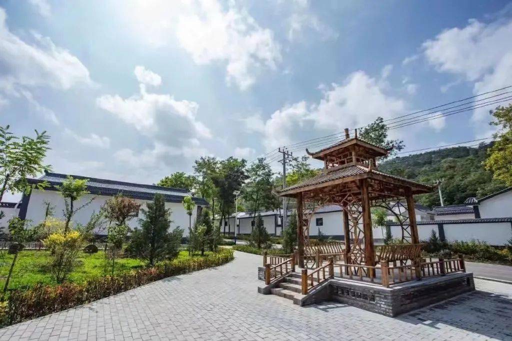 平凉市崆峒镇荣获"最美康养小镇奖"