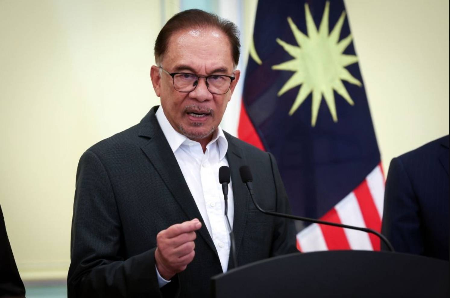 马来西亚安华控"华尔街机构滥用主权基金" 不愿偿还25亿获利