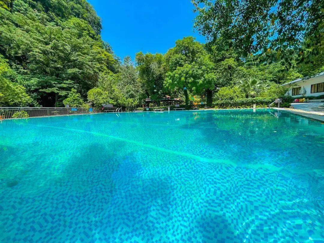 小华山,房间里面带私家泡池,含公共温泉 早餐,送景区门票_汤泉_木屋