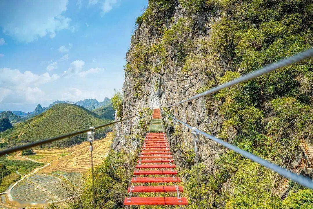 畅玩英德小华山,房间里面带私家泡池,含公共温泉 早餐,送景区门票